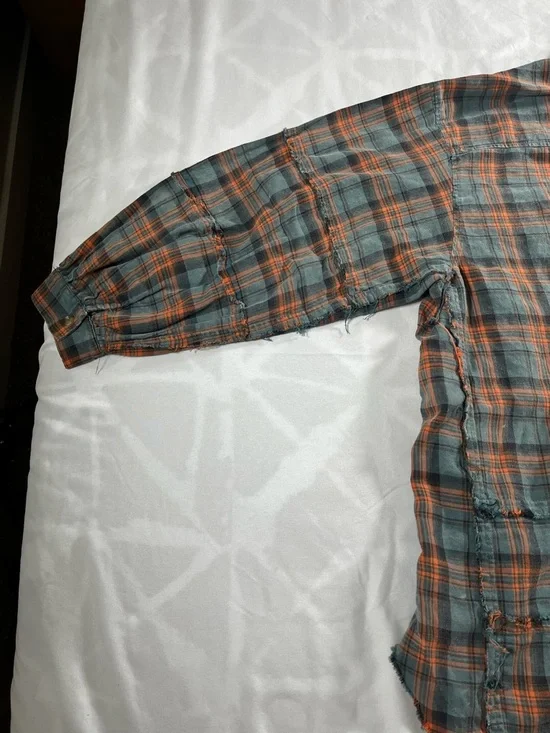 Easel Los Angeles Women’s Long Sleeve Raw Hems Flannel Size Large Distressed - Picture 13 of 14